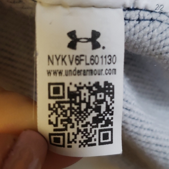EUC Under Armour Pullover {L} - Picture 12 of 13